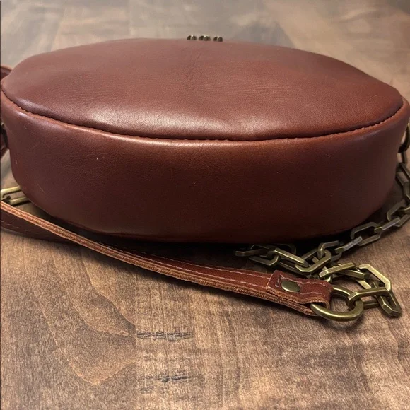 Portland leather chestnut Roswell purse. - Picture 3 of 4